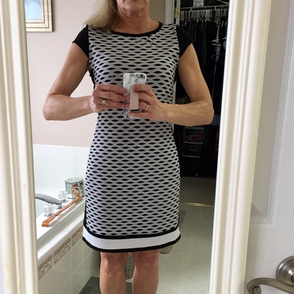 MICHAEL Michael Kors Dresses & Skirts - MICHAEL MICHAEL KORS PRINTED SHEATH DRESS